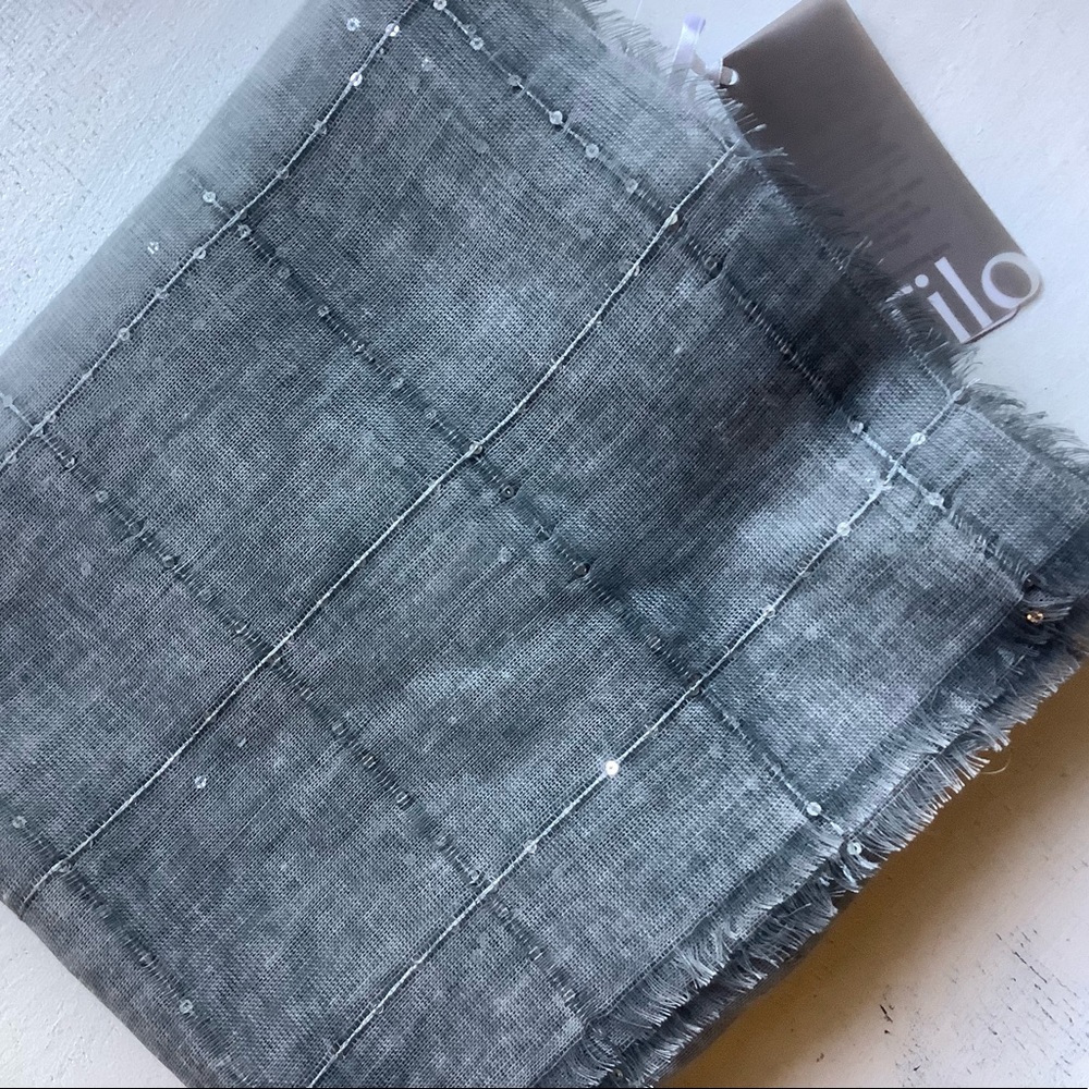 TILO  Gray Scarf